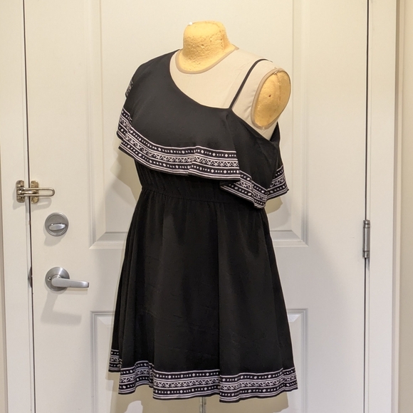 EUC Lily Fashion P One Shoulder Ruffle Top Black Mini Dress - SEE SIZE NOTES - Picture 4 of 6